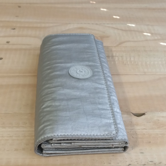 KIPLING Wallet metallic color - Picture 3 of 9